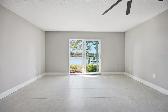$260,000 | 11586 West Bayshore Drive, Unit 14, Crystal River, FL 34429