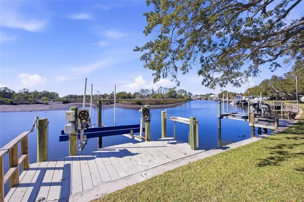 $260,000 | 11586 West Bayshore Drive, Unit 14, Crystal River, FL 34429
