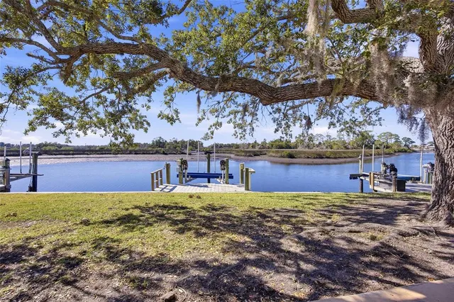 $260,000 | 11586 West Bayshore Drive, Unit 14, Crystal River, FL 34429