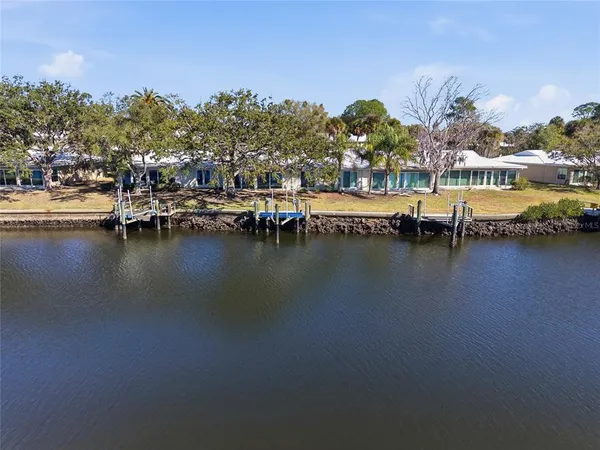 $260,000 | 11586 West Bayshore Drive, Unit 14, Crystal River, FL 34429