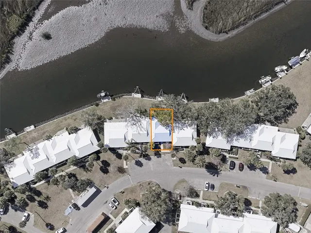 $260,000 | 11586 West Bayshore Drive, Unit 14, Crystal River, FL 34429