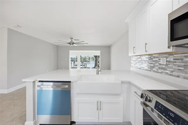 $260,000 | 11586 West Bayshore Drive, Unit 14, Crystal River, FL 34429