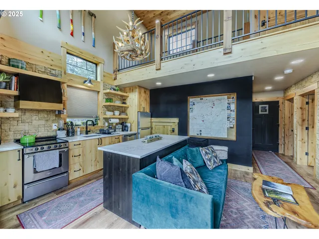 $529,900 | 50010 McKenzie Highway, Unit 2, Vida, OR 97488