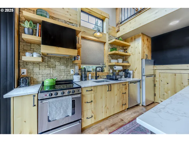 $529,900 | 50010 McKenzie Highway, Unit 2, Vida, OR 97488