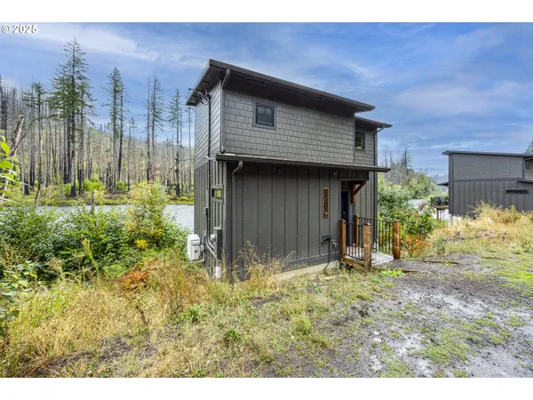 $500,000 | 50010 McKenzie Highway, Unit 2, Vida, OR 97488