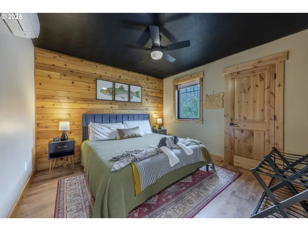 $500,000 | 50010 McKenzie Highway, Unit 2, Vida, OR 97488