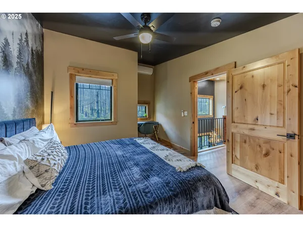 $500,000 | 50010 McKenzie Highway, Unit 2, Vida, OR 97488