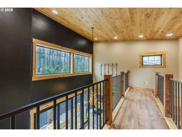 $529,900 | 50010 McKenzie Highway, Unit 2, Vida, OR 97488