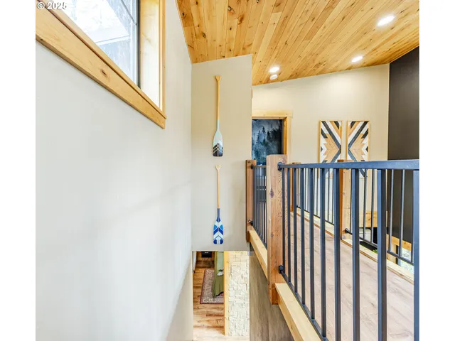 $529,900 | 50010 McKenzie Highway, Unit 2, Vida, OR 97488