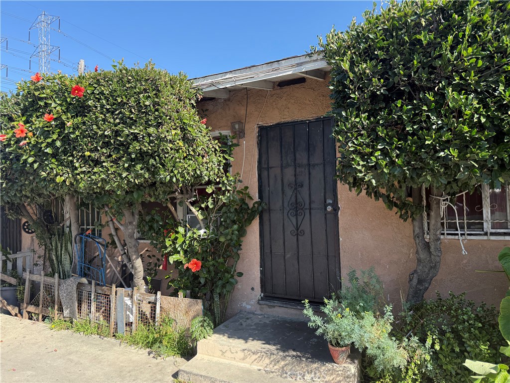 45 East 69th Way Long Beach, CA 90805 - Photo 8 of 11