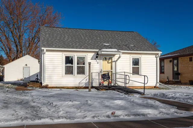 $199,900 | 510 North 1st Street, La Crescent, MN 55947