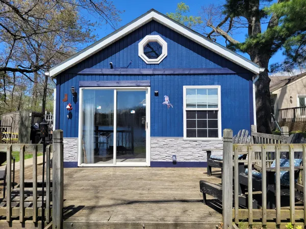 $198,500 | 31421 County Road 388, Gobles, MI 49055