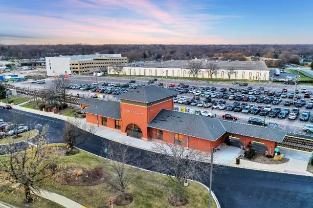 $1,450 | 57 East Hattendorf Avenue, Unit 206, Roselle, IL 60172