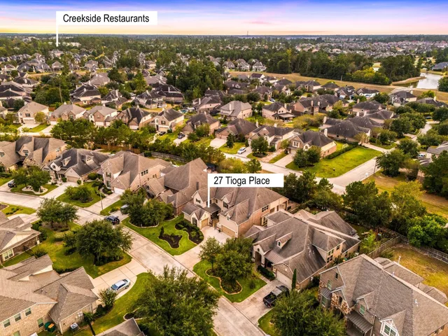 $825,000 | 27 Tioga Place, The Woodlands, TX 77375