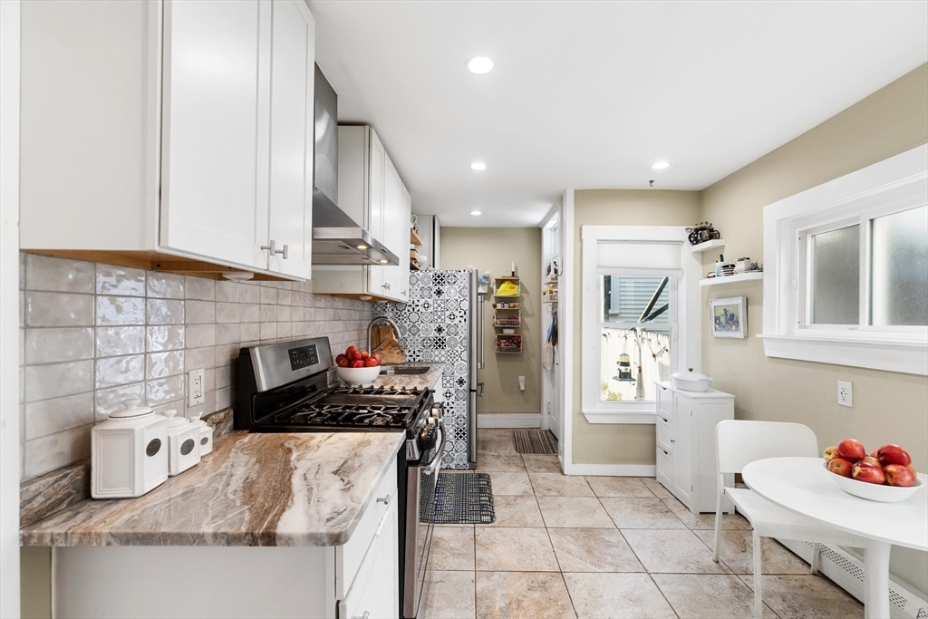 3 Lander Street Lynn, MA 01902 - Photo 5 of 25