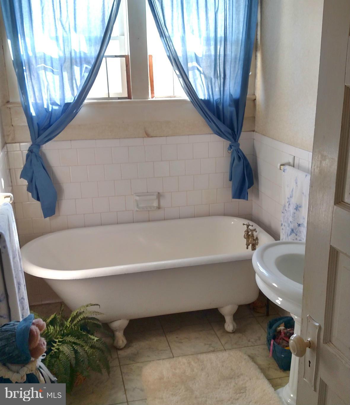 2880 Hallowing Point Road Prince Frederick, MD 20678 - Photo 19 of 30 Bath