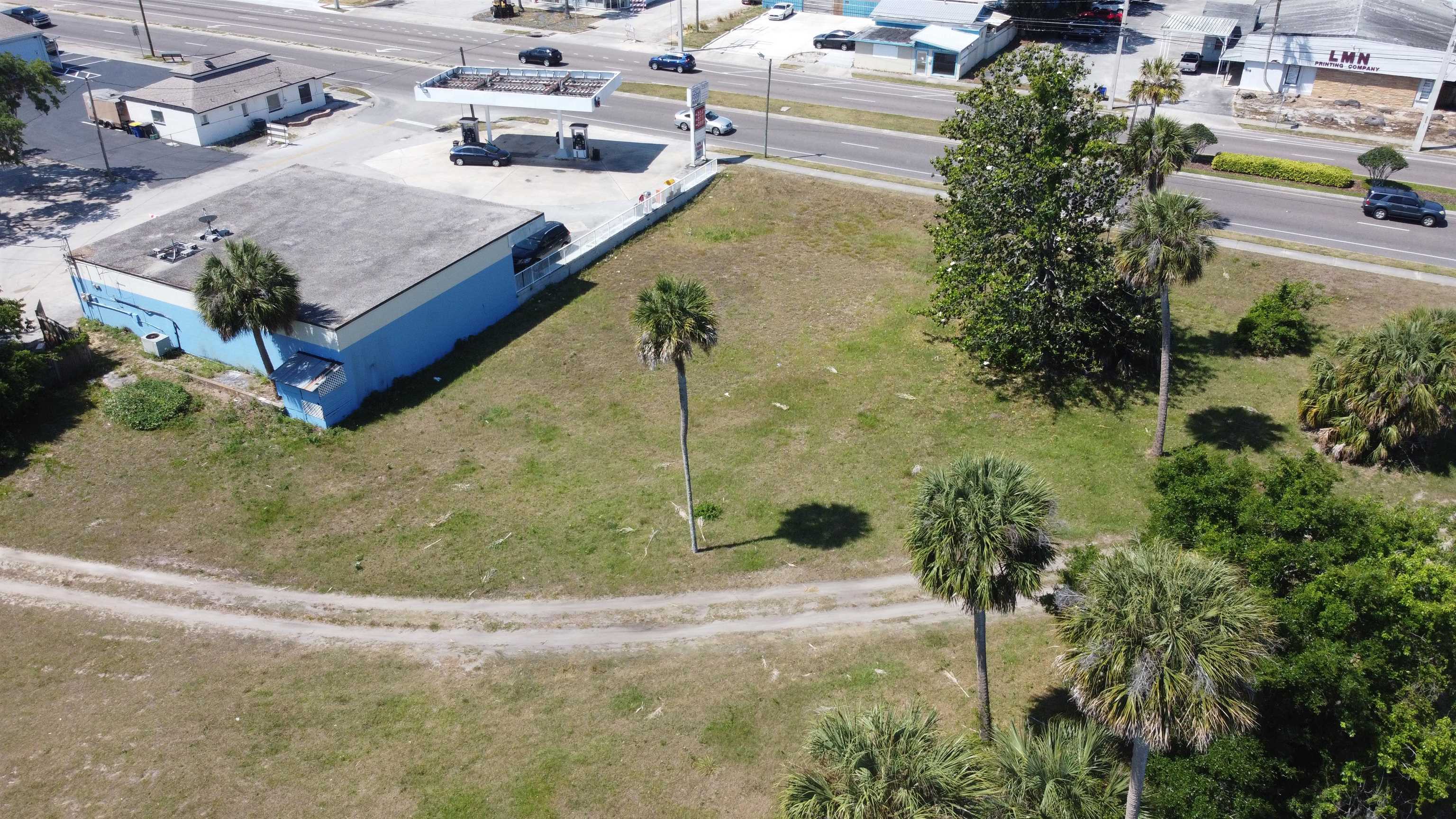 106 Lamont Street Edgewater, FL 32132 - Photo 6 of 21 a view of a backyard