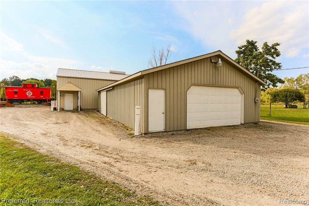 23950 Clark Road Belleville, MI 48111 - Photo 53 of 60 50IMG_3436.jpg