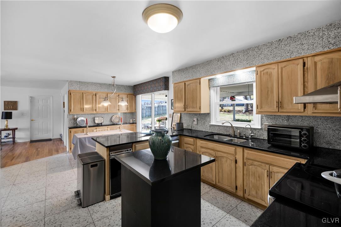 33 Alpine Drive Easton, PA 18045 - Photo 12 of 71 Kitchen