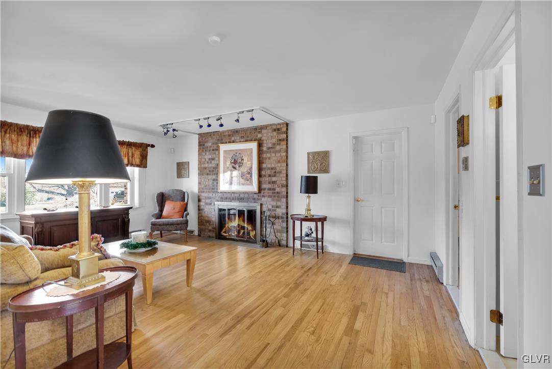 33 Alpine Drive Easton, PA 18045 - Photo 19 of 71 Family Room