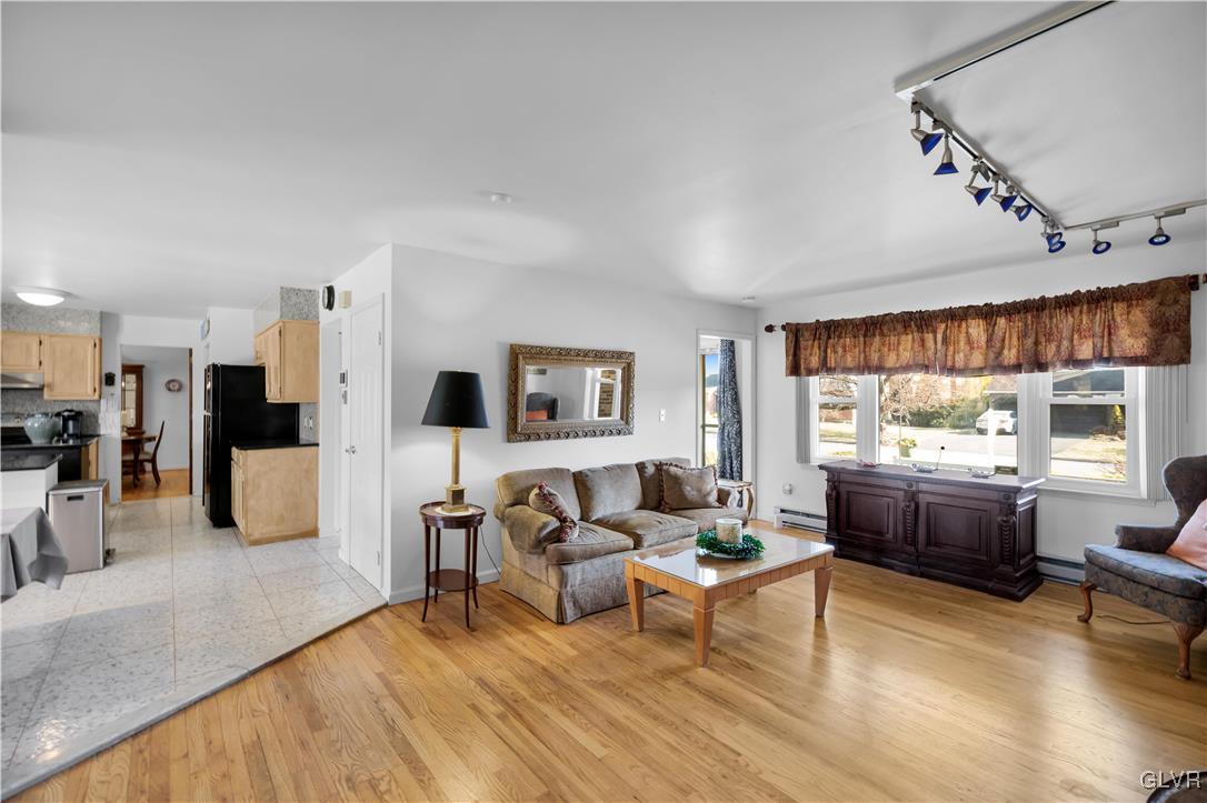 33 Alpine Drive Easton, PA 18045 - Photo 21 of 71 Family Room