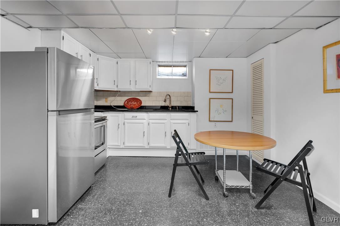 33 Alpine Drive Easton, PA 18045 - Photo 53 of 71 Summer Kitchen