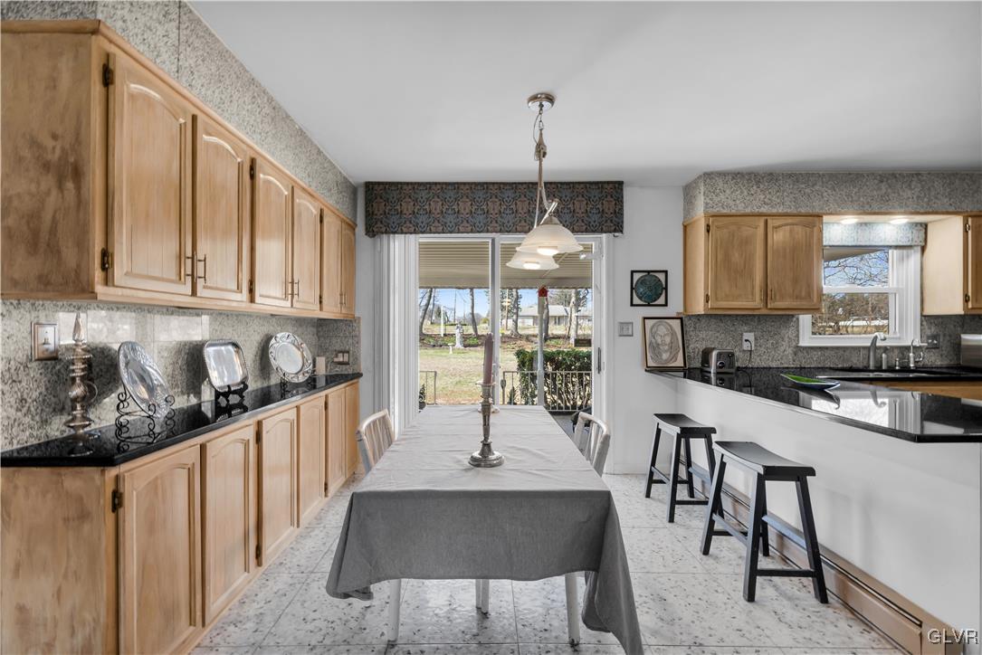 33 Alpine Drive Easton, PA 18045 - Photo 9 of 71 Eating area/Kitchen