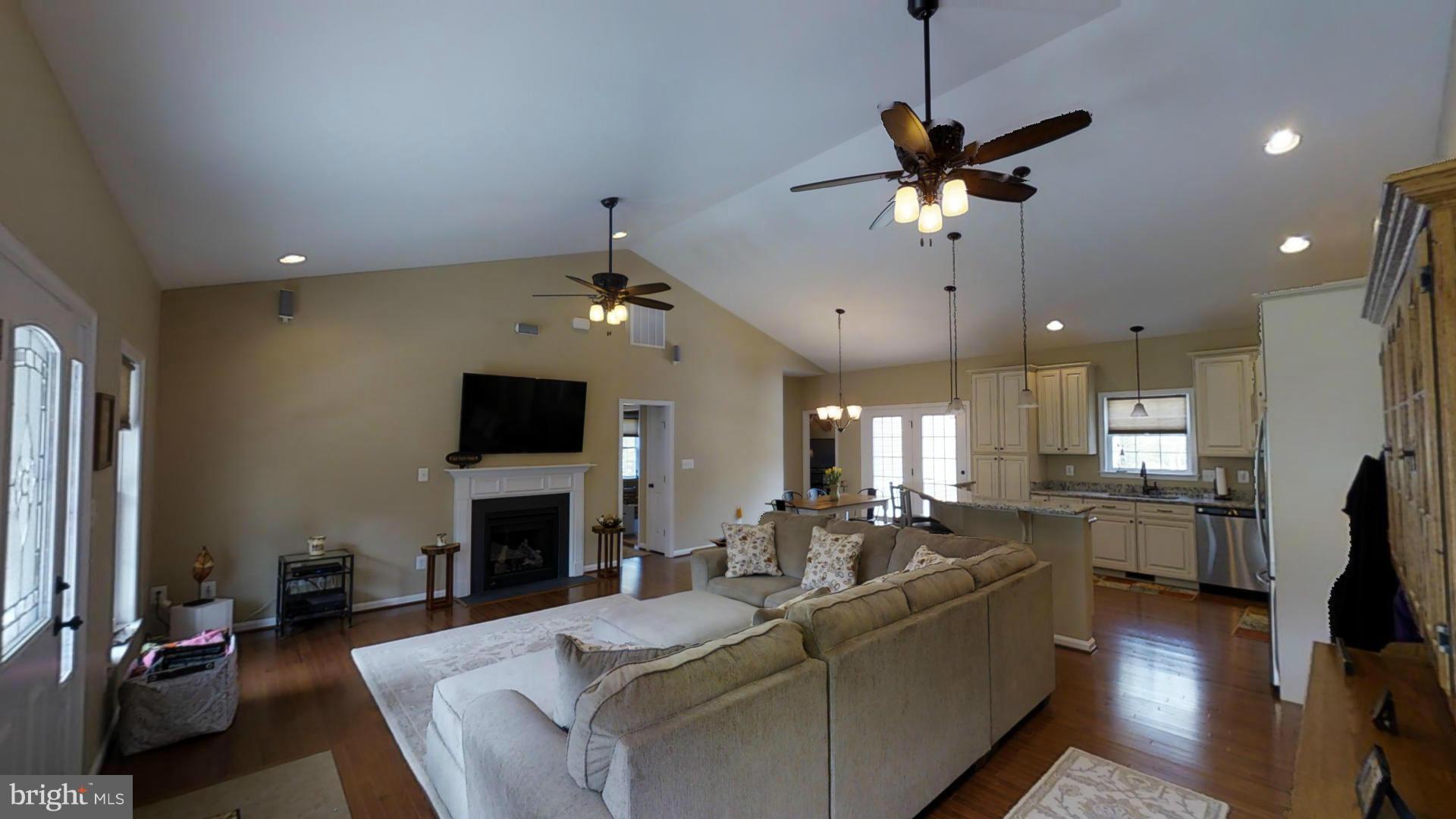 1922 Longfield Road Colonial Beach, VA 22443 - Photo 9 of 30 Living Room