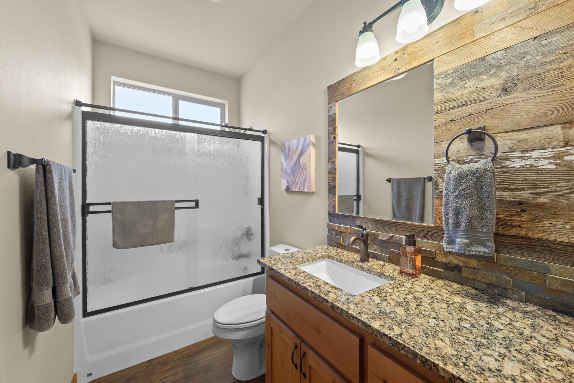 220 Northwest 28th Street Redmond, OR 97756 - Photo 9 of 30