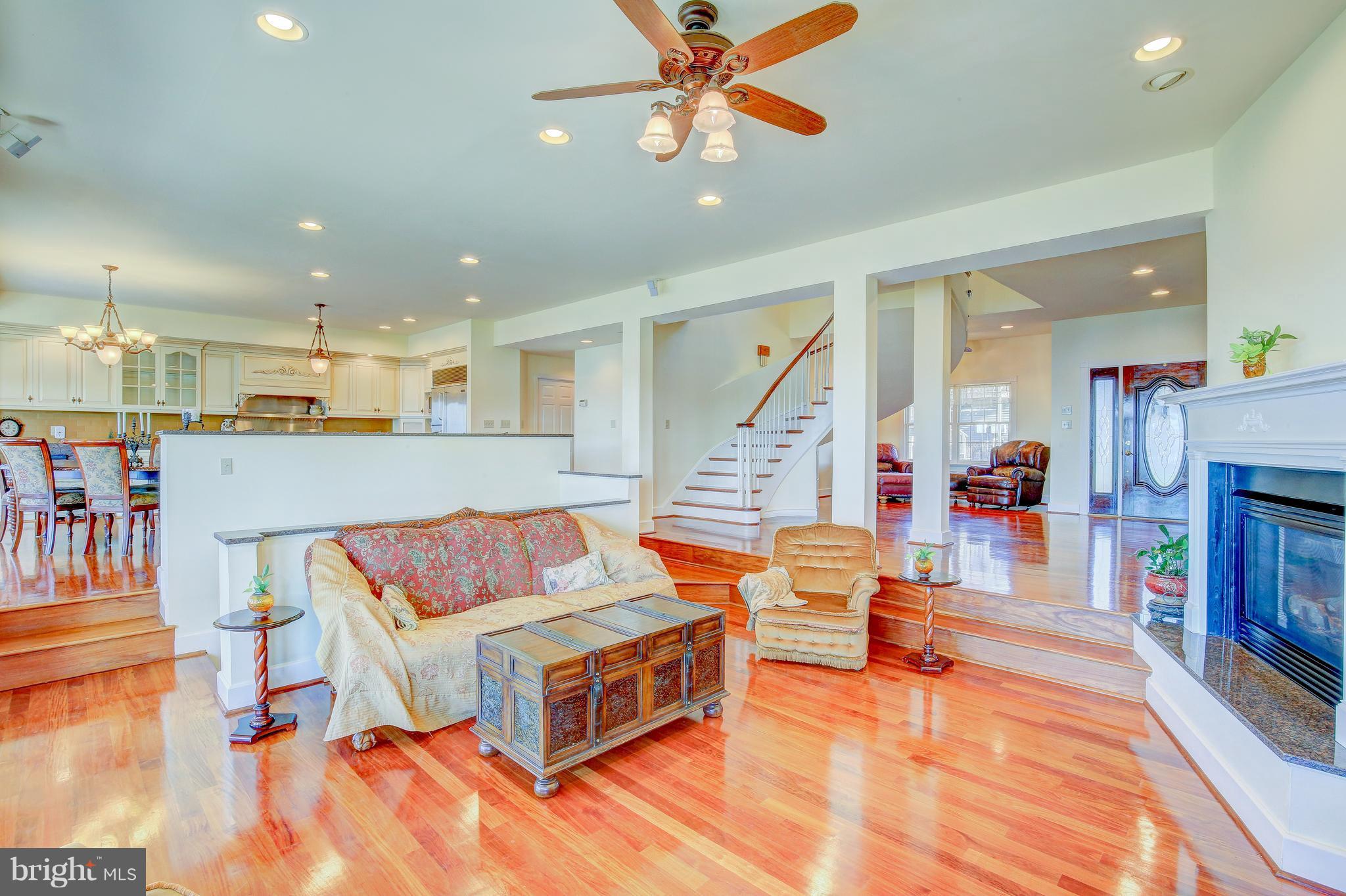 1727 Grandview Road Pasadena, MD 21122 - Photo 16 of 28 Living Room