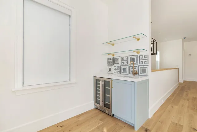 $15,000 | 261 Royal Poinciana Way, Palm Beach, FL 33480