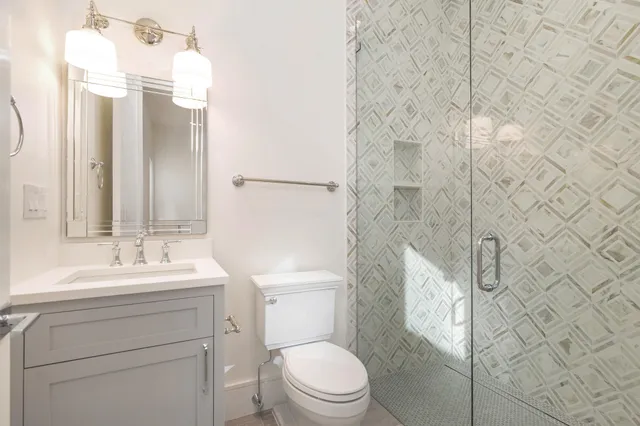 $15,000 | 261 Royal Poinciana Way, Palm Beach, FL 33480