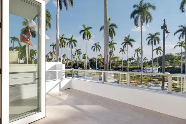 $15,000 | 261 Royal Poinciana Way, Palm Beach, FL 33480