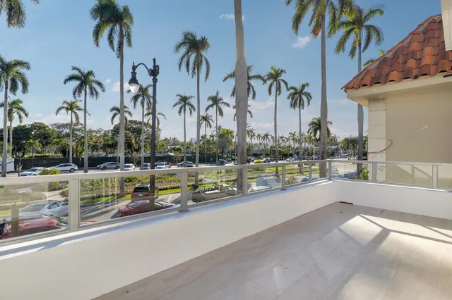 $15,000 | 261 Royal Poinciana Way, Palm Beach, FL 33480