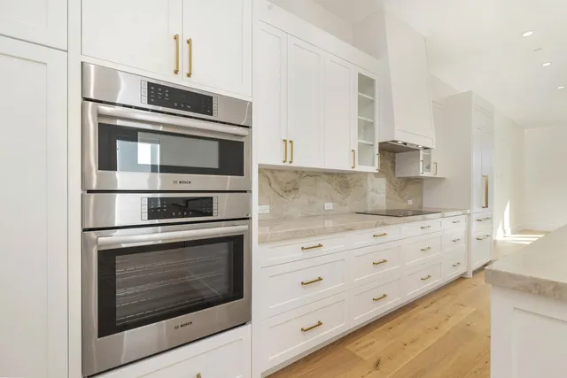 $15,000 | 261 Royal Poinciana Way, Palm Beach, FL 33480