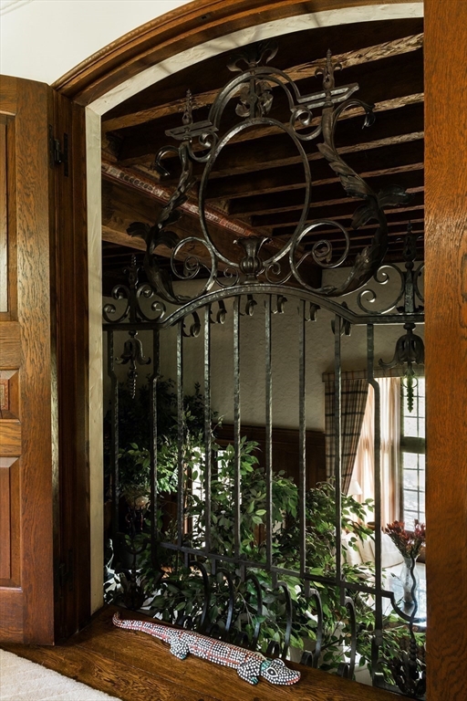 180 Ivy Street Brookline, MA 02446 - Photo 5 of 9