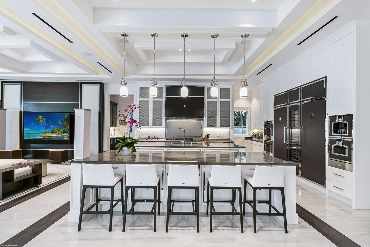 377 Eagle Drive Jupiter, FL 33477 - Photo 11 of 40 Kitchen