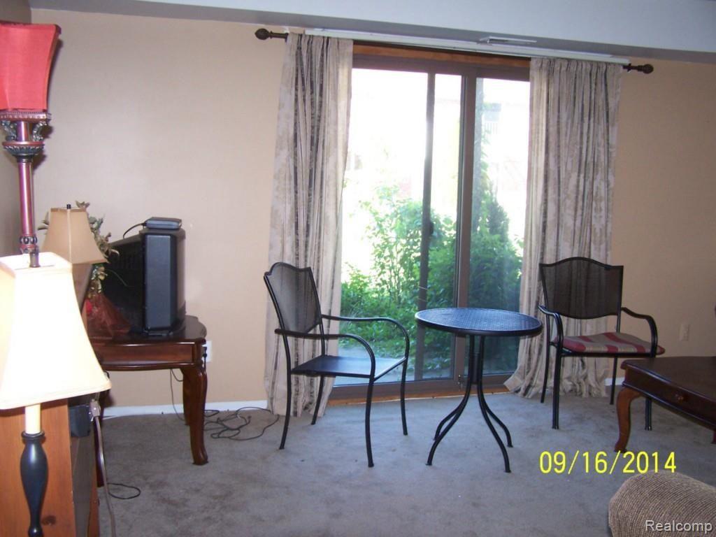 43270 Mound Road, Unit 18 Sterling Heights, MI 48314 - Photo 6 of 14 100_6072.jpg
