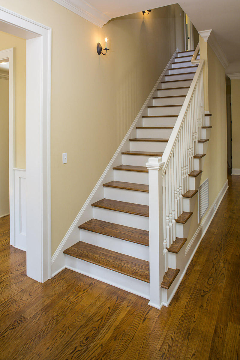 701 Cunningham Street Charleston, SC 29492 - Photo 19 of 27 Staircase