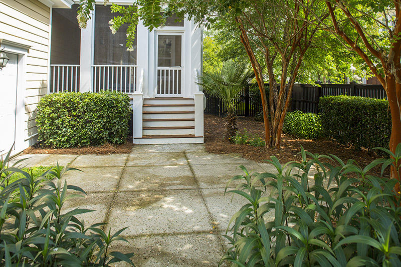 701 Cunningham Street Charleston, SC 29492 - Photo 23 of 27 Courtyard