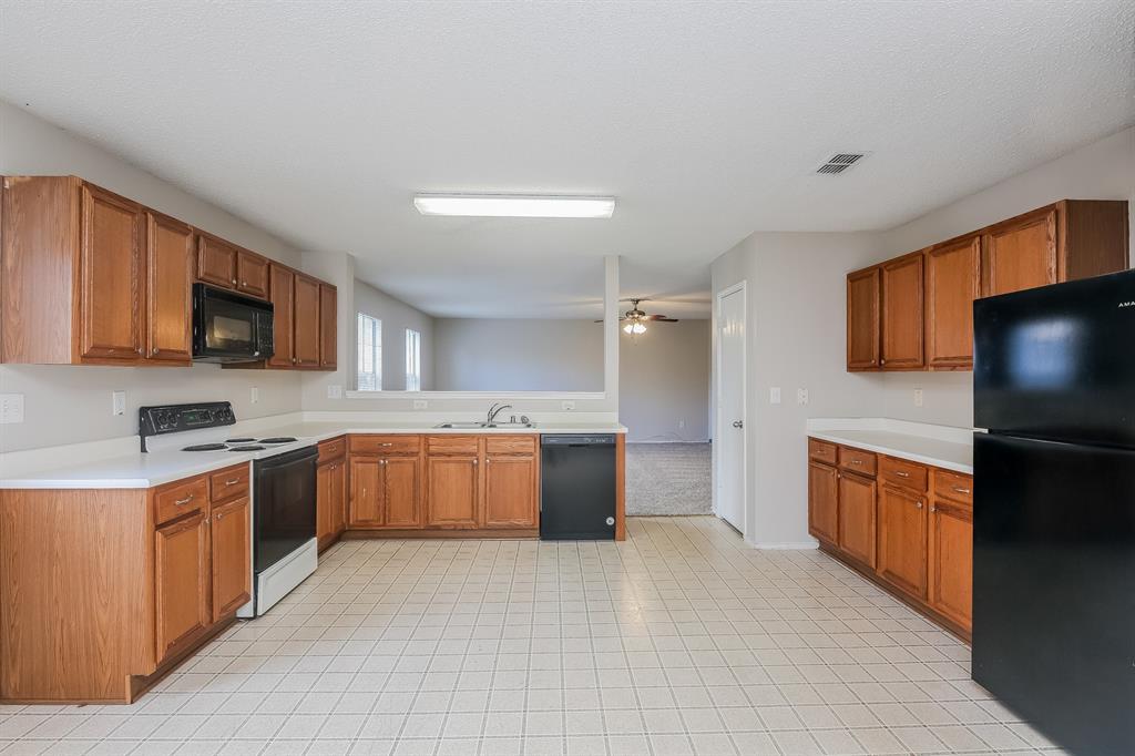 2908 Robin Lane Mesquite, TX 75149 - Photo 5 of 15