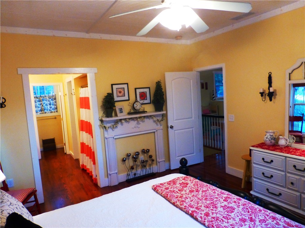 211 Rock Creek Road Anderson, SC 29625 - Photo 26 of 49 Beadboard ceiling with fan