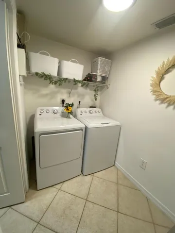 $279,999 | 6511 Emerald Dunes Drive, Unit 208, West Palm Beach, FL 33411