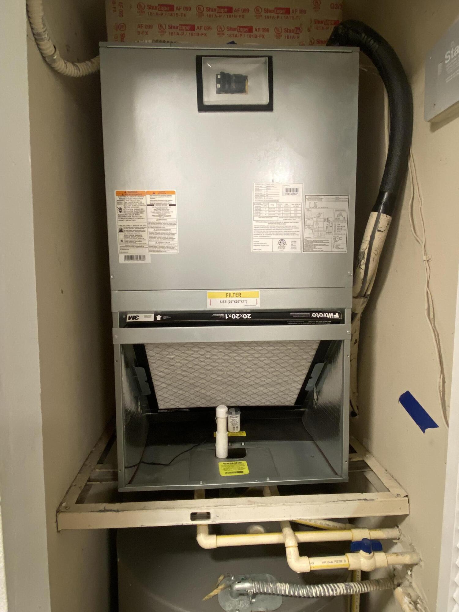 6511 Emerald Dunes Drive, Unit 208 West Palm Beach, FL 33411 - Photo 47 of 51 a view of entryway