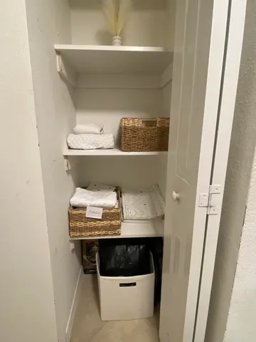 $279,999 | 6511 Emerald Dunes Drive, Unit 208, West Palm Beach, FL 33411