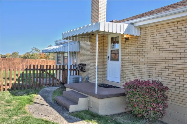 $269,900 | 230 Lenore Drive, McKees Rocks, PA 15136