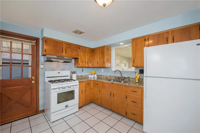 $269,900 | 230 Lenore Drive, McKees Rocks, PA 15136