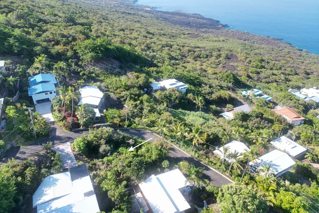 a black and white photo of a painting