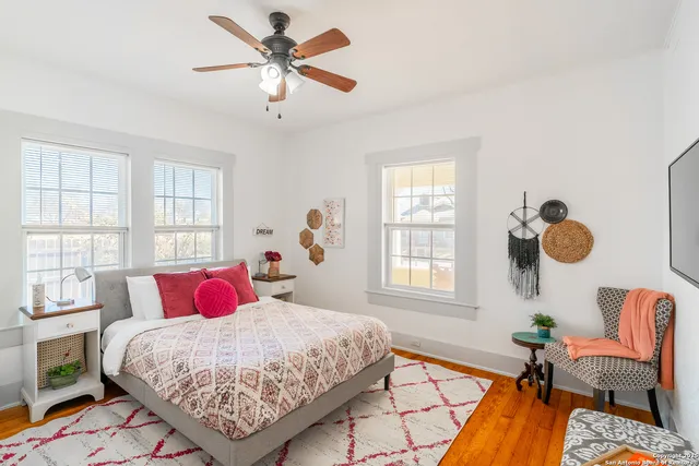 $2,300 | 475 East French Place, San Antonio, TX 78212