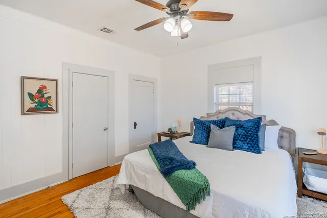 $2,300 | 475 East French Place, San Antonio, TX 78212